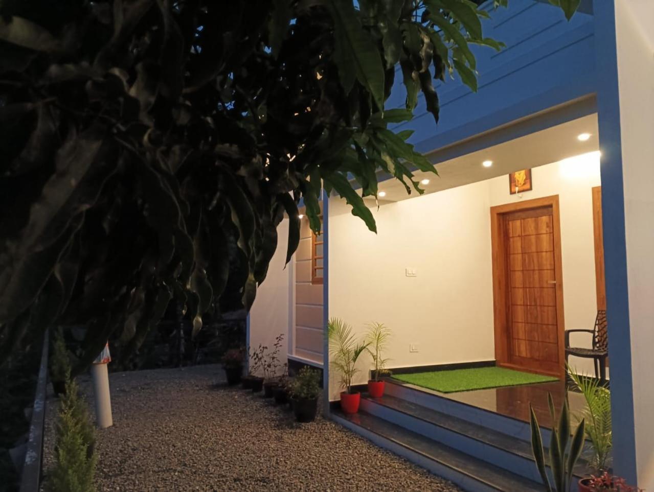 Heaven Meadows Apartment